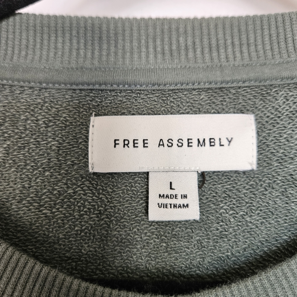 Large Free Assembly Green Puff Sleeve Sweater Dress - Picture 3 of 8